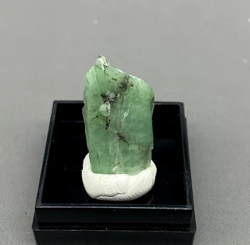 Natūralus žaliasis smaragdas mineralinių gem kokybės krištolo egzempliorių akmenys ir kristalai kvarco kristalai dėžutės dydis 2.8 cm