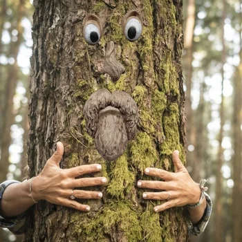 Naujas Žievės Veido Medžio Monstras Veido Bruožai Papuošalai Vyras Tree Hugger Sodo Meno Lauko Medžio Juokinga, Vyras Susiduria Su Skulptūra